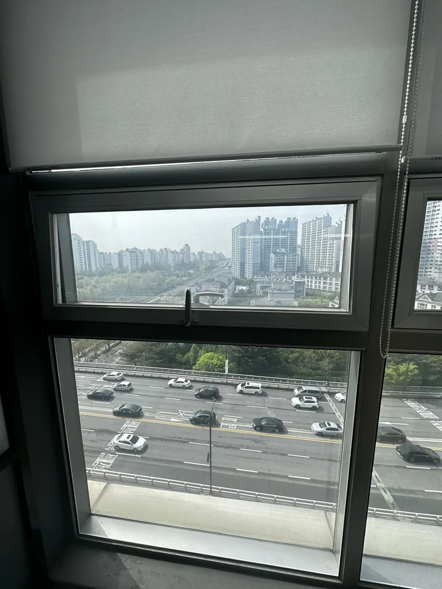 오피스텔 사무실 완전히 안열리는 창문